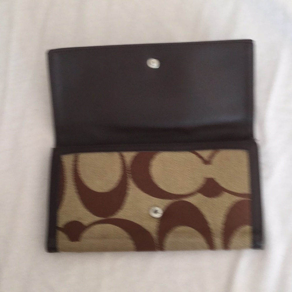Coach purse and matching card holder - Picture 4 of 6